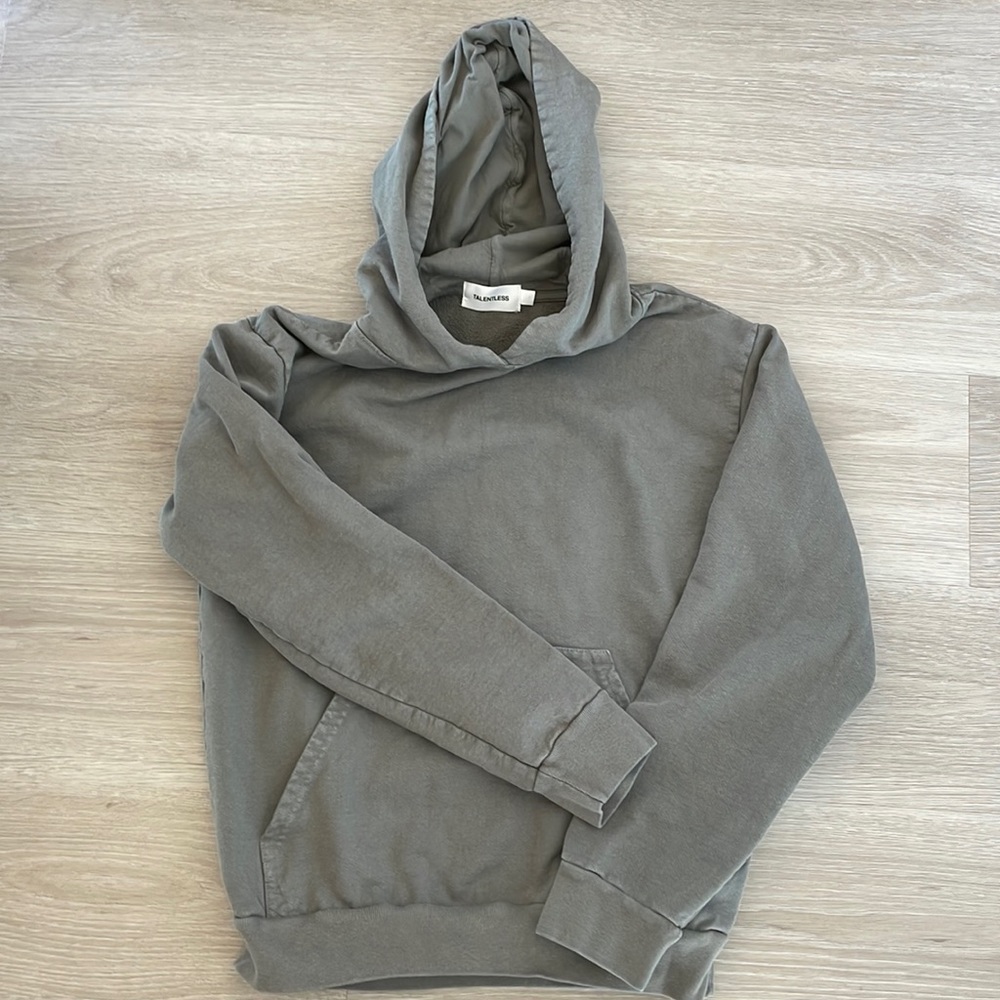 Talentless gray pullover hoodie with pocket